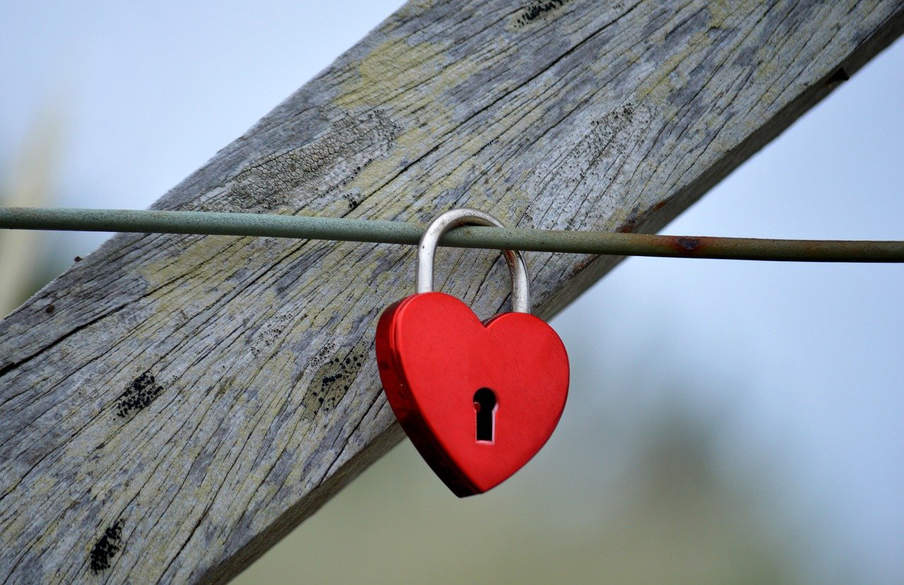 万宝路黑冰双爆珠：青岛融资租赁注册代理